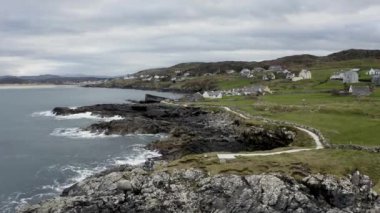Portnoo tarafından İrlanda 'nın Donegal ilçesindeki sahil manzarası