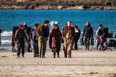 Başrollerinde Pierce Brosnan, Gabriel Byrne, Helena Bonham Carter, Fionn O Shea, Ann Skelly 'nin oynadığı 