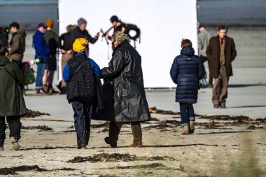 Başrollerinde Pierce Brosnan, Gabriel Byrne, Helena Bonham Carter, Fionn O Shea, Ann Skelly 'nin oynadığı 