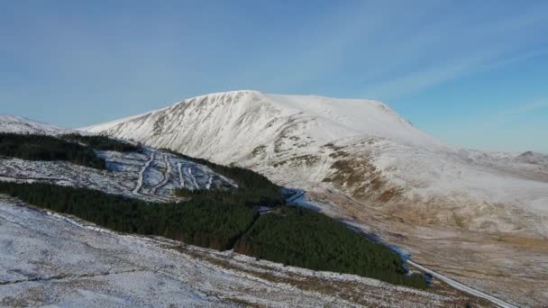 Εναέρια Χιονιού Που Καλύπτεται Muckish Mountain Στο County Donegal Ιρλανδία — Αρχείο Βίντεο