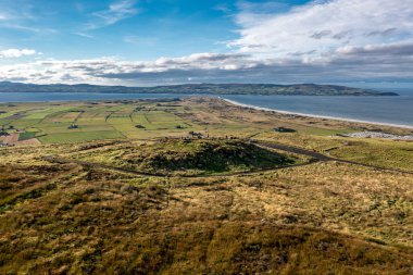 Gortmore 'daki kayalıklar, Kuzey İrlanda, İngiltere.