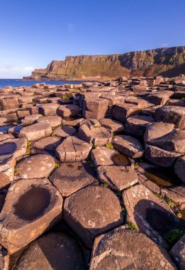 Giants Causeway, 40.000 birbirine kenetlenmiş bazalt sütun, Bushmills tarafından Kuzey İrlanda, Birleşik Krallık.