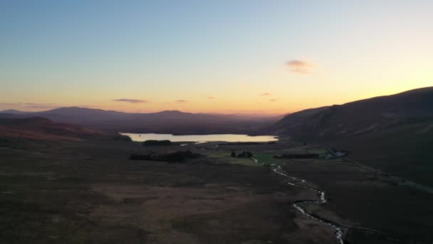 日落时洛巴拉的空中景观 爱尔兰多纳加尔县 — 图库视频影像