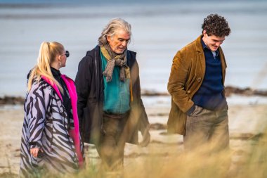 PORTNOO, COUNTY DONEGAL, IRELAND - 07 Mart 2023 Başrolde Pierce Brosnan, Gabriel Byrne, Helena Bonham Carter.