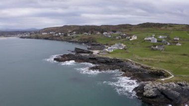 Portnoo 'nun İrlanda' nın Donegal ilçesindeki yeni bakış açısının havadan görüşü