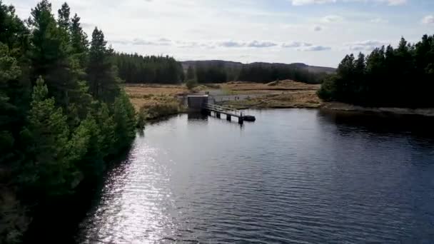 Αεροφωτογραφία Της Lough Anna Της Παροχής Πόσιμου Νερού Στην Glenties — Αρχείο Βίντεο