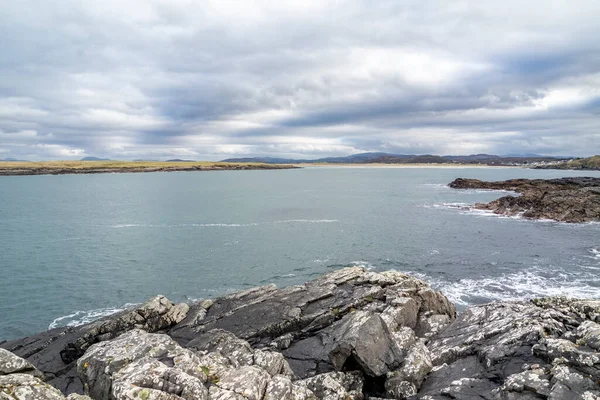 从爱尔兰Portnoo Donegal的新观点看Inishkeel — 图库照片