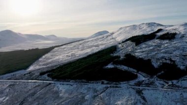 Derryveagh Dağları 'nda kış, Donegal İlçesi, İrlanda.