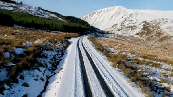 爱尔兰Donegal县冬季Muckish山区Muckish缝隙公路的空中景观 — 图库视频影像