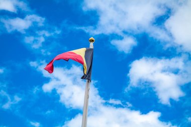 Belçika rüzgarda sallayarak bayrak.