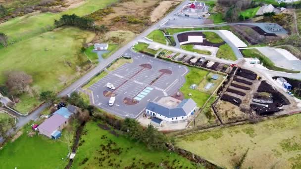 Vista Aérea Centro Visitantes Teelin Camping Site Condado Donegal Irlanda — Vídeo de Stock