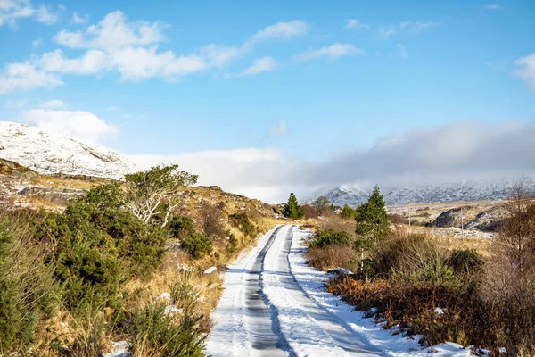 R254, Donegal ilçesindeki Doochary ve Glenveagh Ulusal Parkı 'nı birbirine bağlıyor..