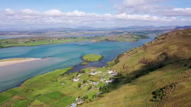 Αεροφωτογραφία Του Laconnell Και Της Πόλης Illancreeve Lackaduff County Donegal — Αρχείο Βίντεο