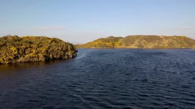 Donegal, İrlanda 'da Portnoo' daki Pound Lough 'un hava görüntüsü.