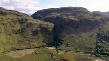 Donegal İlçesi Assaranca Şelalesi Havası - İrlanda.