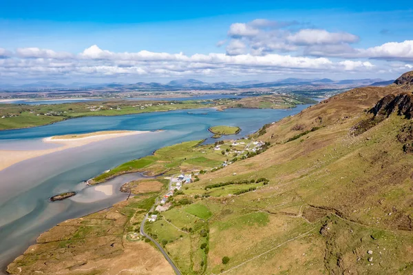 ラコネルとイランクリーヴの町の空中写真 ラッカダフ County Donegal Ireland — ストック写真