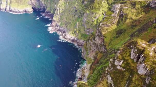 アイルランド ドニゴール州のDunfanaghyによるホーンヘッドの空中ビュー — ストック動画