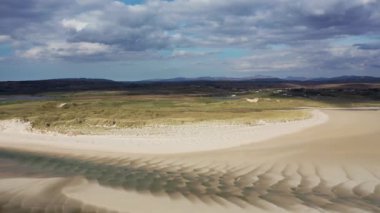 Donegal 'de Ardara ve Portnoo arasındaki Sheskinmore Körfezi - İrlanda