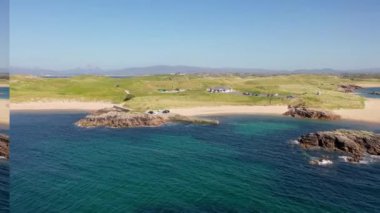 Cruit Adası, Tobernoran, Bay, County Donegal, İrlanda 'daki kuzey batı rıhtımının havadan görüntüsü..