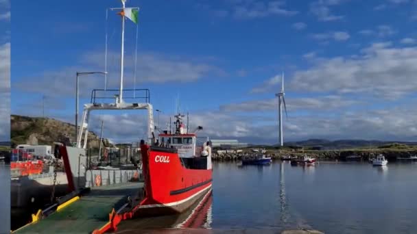 Burtonport County Donegal Irlanda Agosto 2022 Ferry Prepara Para Pasajeros — Vídeo de stock