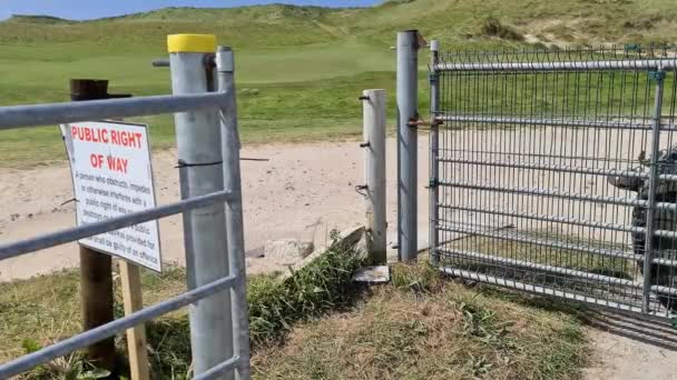 Portnoo County Donegal 2022年8月13日 公众通道仍然被高尔夫球场封锁 — 图库视频影像