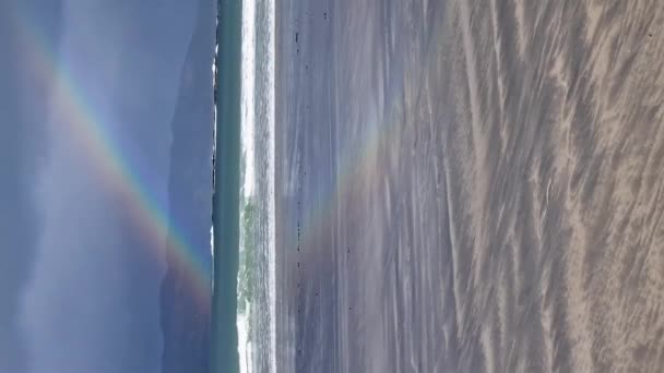 美しい虹とパターン ナリンビーチ ポートヌース ドニゴール アイルランド — ストック動画
