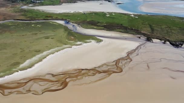 ドネガルのArdaraとPortnooの間のSheskinmore湾での素晴らしい砂丘 アイルランド — ストック動画