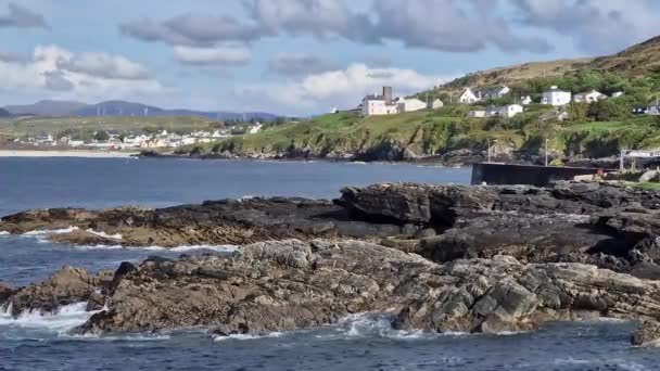 Hermosa Torre Puerto Portnoo Condado Donegal Irlanda — Vídeo de stock