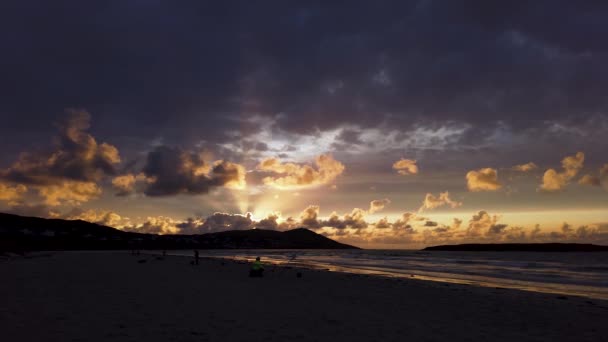 Rybaření Narin Portnoo Strand Během Úžasného Západu Slunce Hrabství Donegal — Stock video