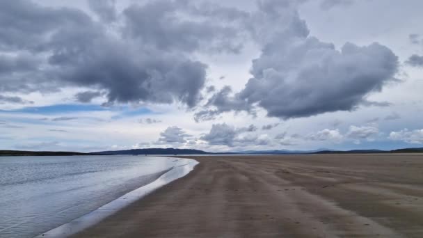 Dramáticas Nubes Playa Narin Por Portnoo Condado Donegal Irlanda — Vídeos de Stock