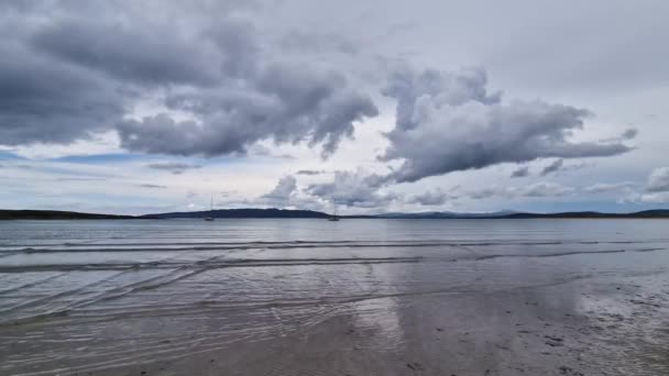 Nuvens Dramáticas Praia Narin Por Portnoo Condado Donegal Irlanda — Vídeo de Stock