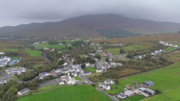 Carrick Rlanda Nın Donegal Eyaletinin Glencolmcille Ilçesine Bağlı Bir Köydür — Stok video