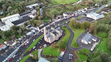 İrlanda Donegal Town, İrlanda 'daki İrlanda St. Patricks Kilisesi' nin hava manzarası.