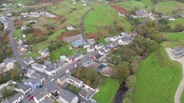 Killybegs, County Donegal, İrlanda 'dan Kilcar' ın hava görüntüsü.