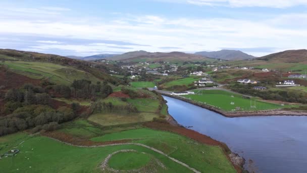 Vue Aérienne Ringfort Historique Par Kilcar Dans Comté Donegal Irlande — Video