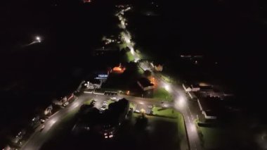 Glenties 'in İrlanda Donegal ilçesindeki hava gece görüntüsü.