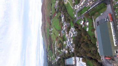 Killybegs, County Donegal, İrlanda 'dan Kilcar' ın hava görüntüsü.