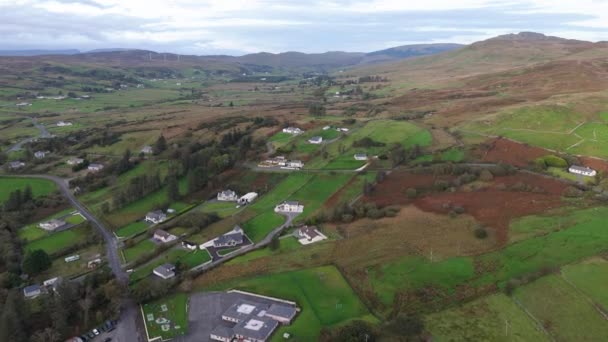 Widok Lotu Ptaka Kilcar Przez Killybegs County Donegal Irlandia — Wideo stockowe
