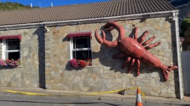 BURTONPORT, DONEGAL, IRELAND - 23 AĞUSTOS 2022: Istakoz Kabı limanın yakınında yer almaktadır..