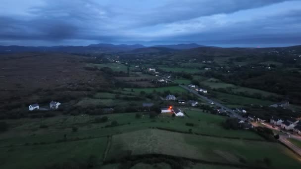 Vista Aérea Nocturna Ardara Condado Donegal Irlanda — Vídeos de Stock