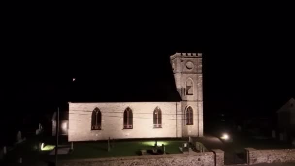 Luftaufnahme Der Kirche Von Irland Bei Portnoo Der Grafschaft Donegal — Stockvideo