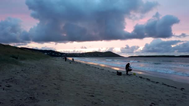Rybaření Narin Portnoo Strand Během Úžasného Západu Slunce Hrabství Donegal — Stock video