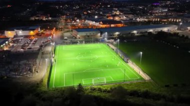 LETTERKENNY, COUNTY DONEGAL, IRELAND - 16 EKİM 2023 - GAA futbol sahası şehrin ortasında