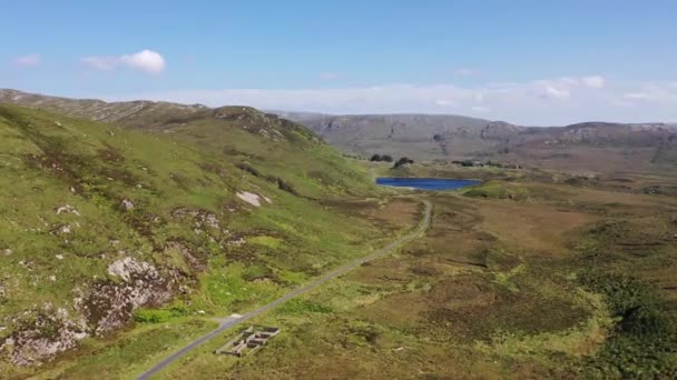 Volando Hacia Thorr Meencorwick Por Crolly Condado Donegal Irlanda — Vídeos de Stock