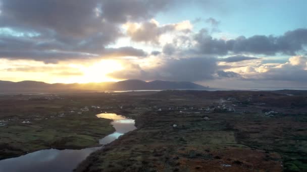 Vista Aérea Nascer Sol Incrível Lough Fad Por Portnoo Condado — Vídeo de Stock