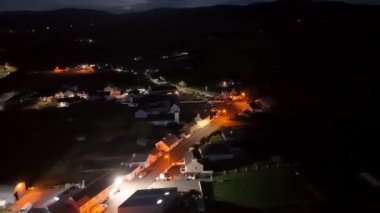Irleand Cumhuriyeti Donegal İlçesi 'nde Glencolumbkille' in hava gece görüşü.