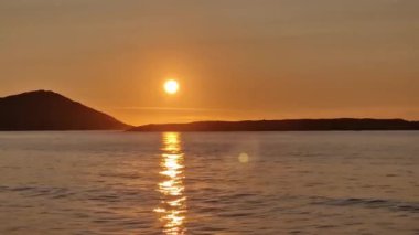 Donegal, İrlanda 'daki Portnoo Narin plajında güzel bir gün batımı..
