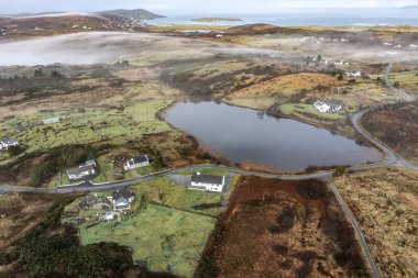 Bonny Glen 'in havadan görünüşü Portnoo' nun County Donegal - İrlanda.