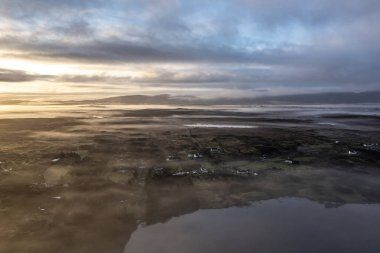 Sabah sisli havada Lough modası, Donegal İlçesi, İrlanda Cumhuriyeti.