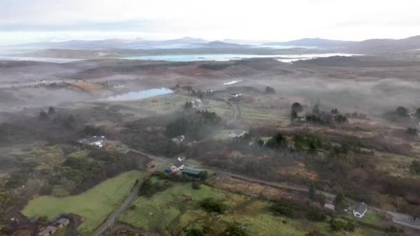 Vista Aérea Bonny Glen Por Portnoo Niebla Condado Donegal Irlanda — Vídeos de Stock